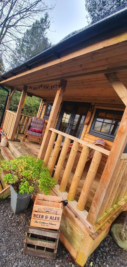 The Miners Log Cabin Blaina Exterior photo