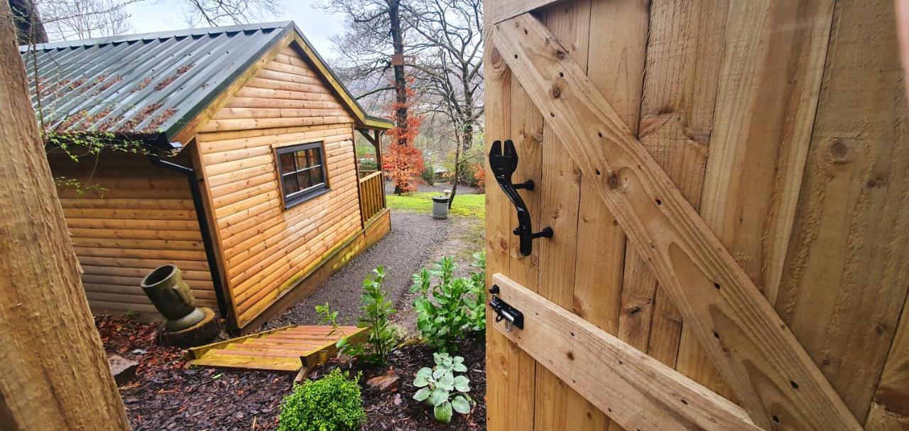 The Miners Log Cabin Blaina Exterior photo